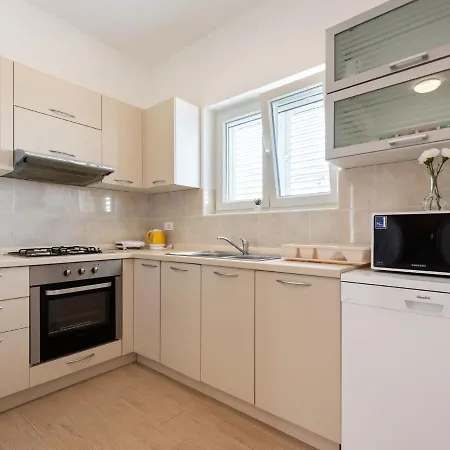 Apartment Simplistic In Nevidane Near The Sea *